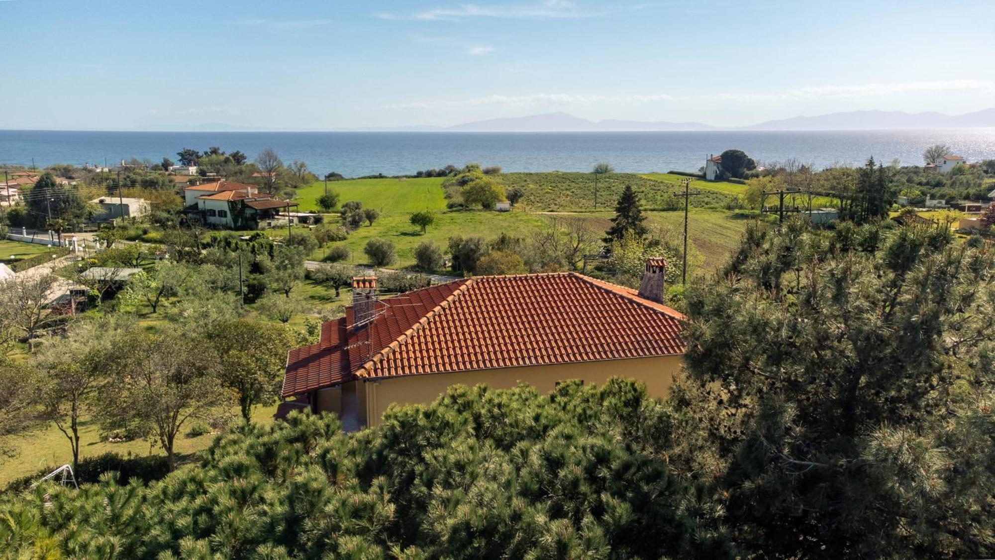 House By The Sea! דירה